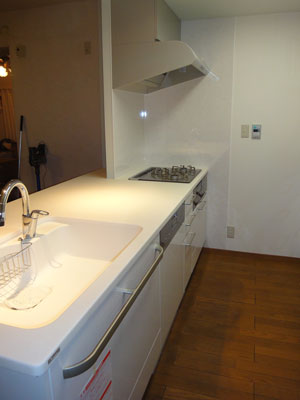 壁を撤去し開放的なキッチンに 壁を撤去し開放的なキッチンに